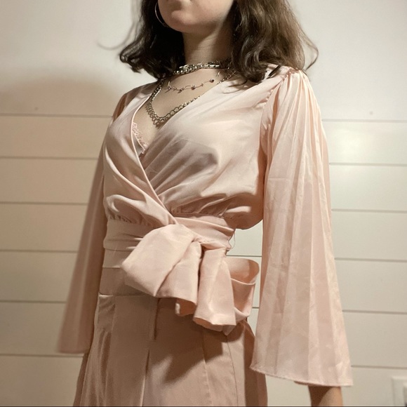 Pink bell sleeve blouse - Picture 4 of 8